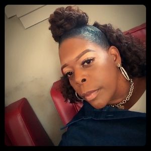 Meet your Posher, Tania